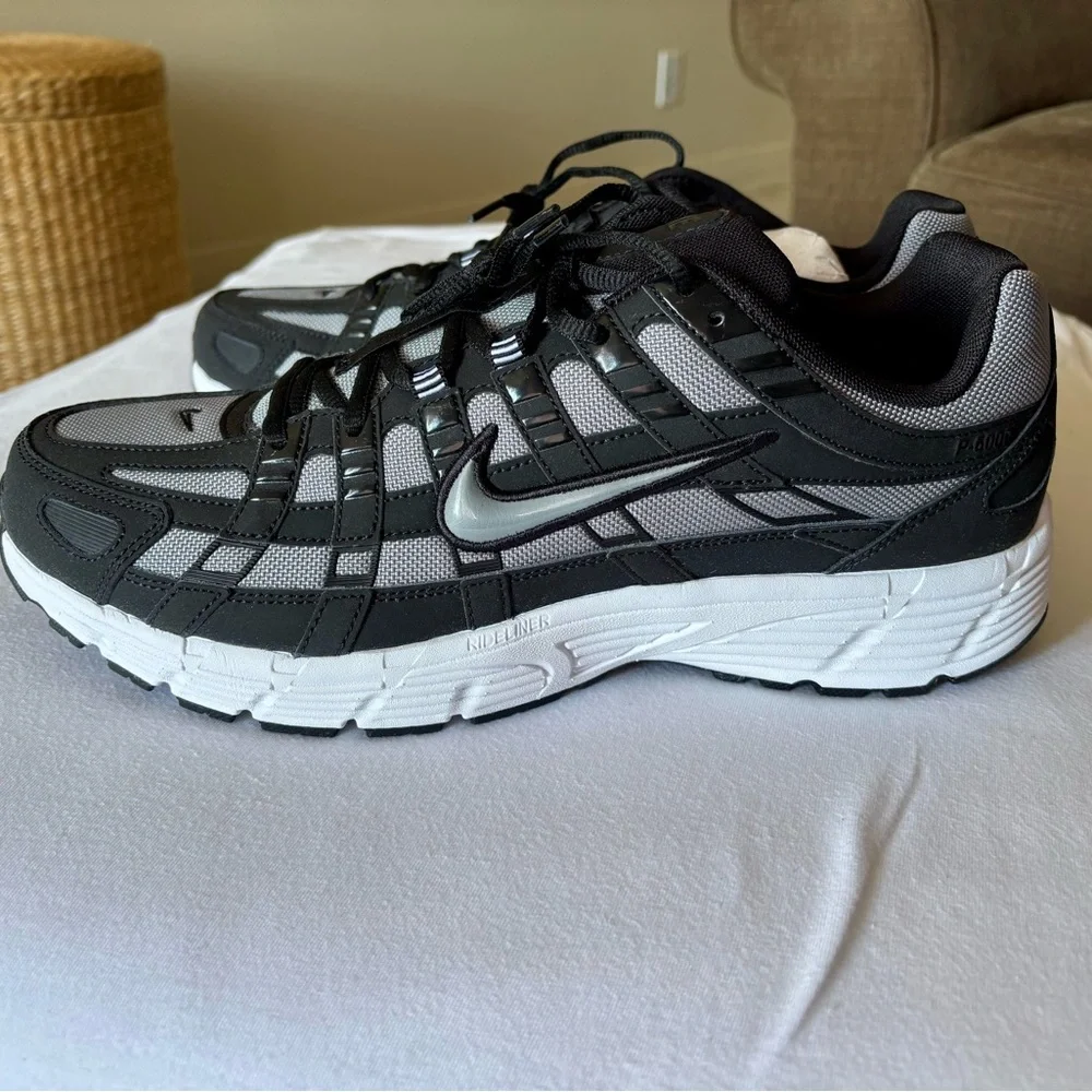 Nike Black and Gray Athletic Shoes - Picture 1 of 10